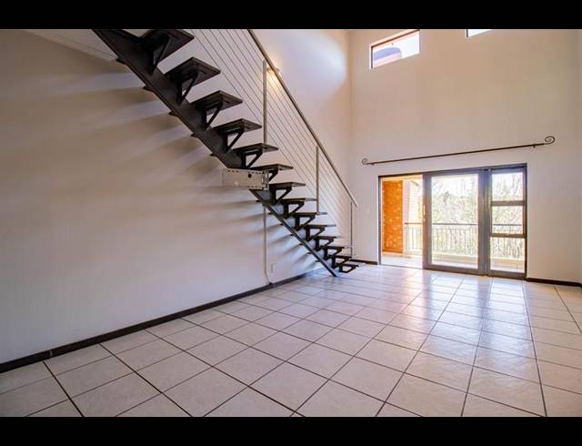 2 BEDROOM APARTMENT FOR SALE IN SUNNINGHILL